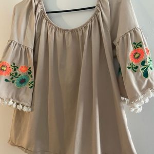 Top with 3/4 sleeves